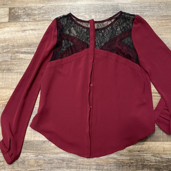 ASTR • Maroon + Lace Long Sleeve - Picture 5 of 7